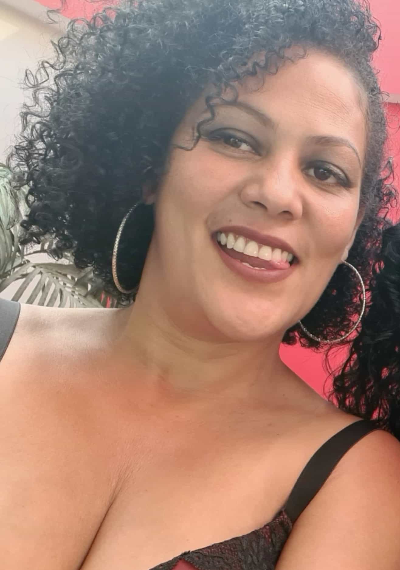MILF Nira Black